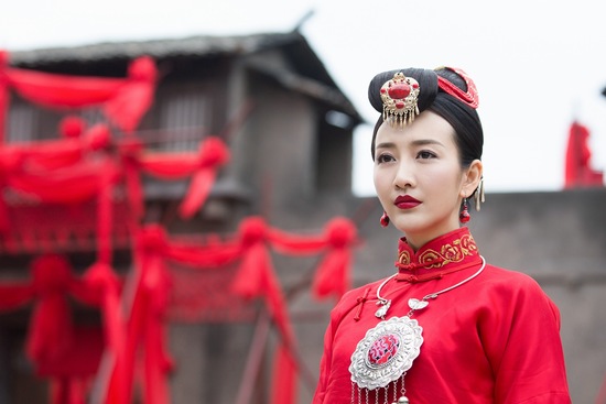 王鸥《锻刀》婚礼照明艳动人 蒲巴甲为爱抢亲