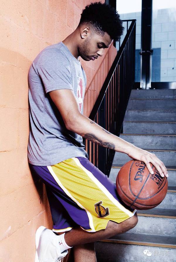 科比继承人 | 德安格罗·拉塞尔夏训全能身体