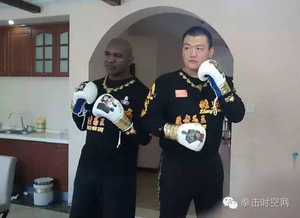 霸气!张君龙变身中国泰森,霍利菲尔德为弟子骄