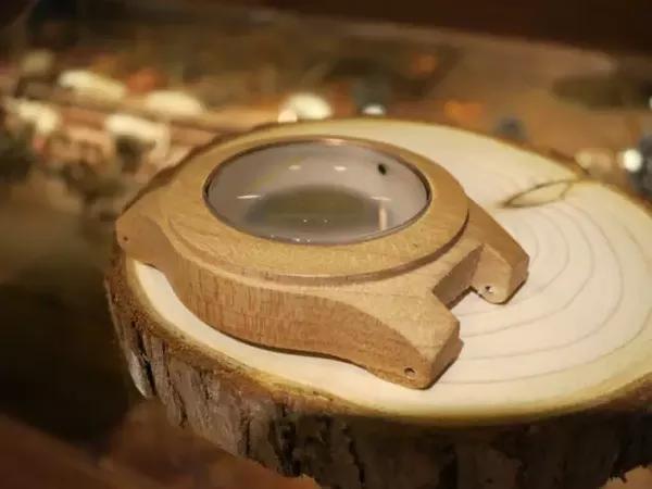 日本都开始用木头做手表了?