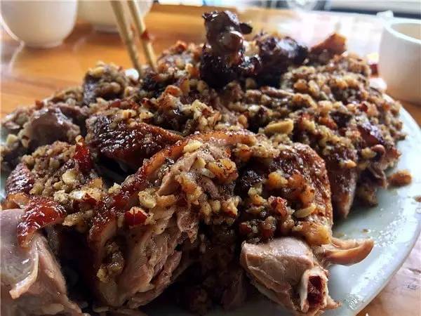 这家店在塘厦藏了20年 (1995年开业至今) 只用一道地到菜式:塘厦碌 