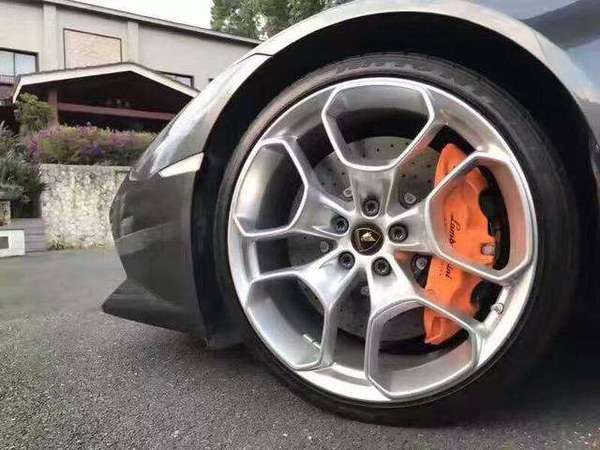 蛮牛已入魔,兰博基尼lp610-4提车作业分享