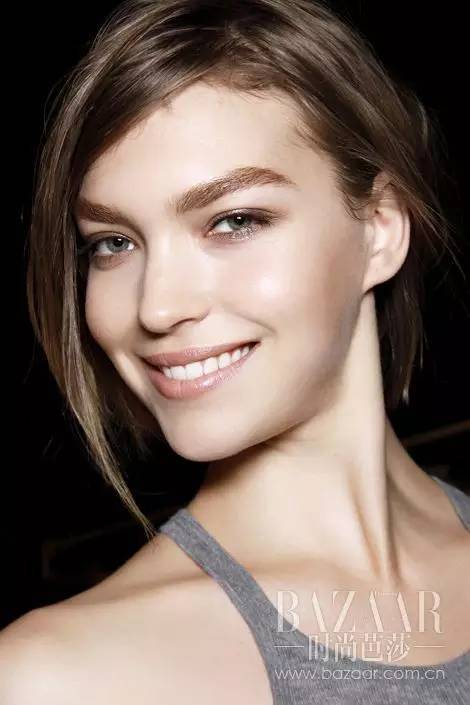 要点一:眉毛长过眼睛