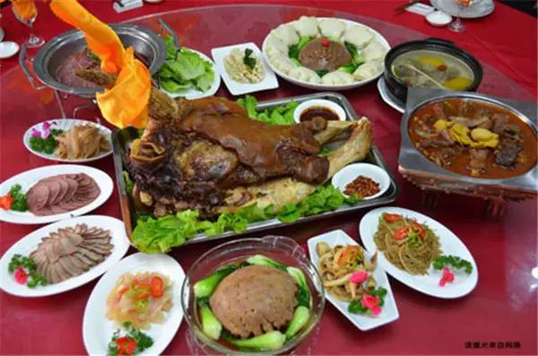 听说水浒餐厅要搞个全牛宴?