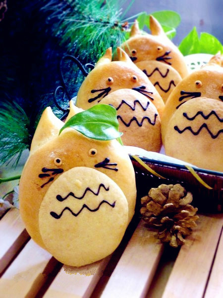 1)龙猫面包 我们一起大笑看看,可怕的东西就会跑光光了