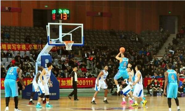 [365·CBA潍坊赛区热身赛]新疆男篮82比71青