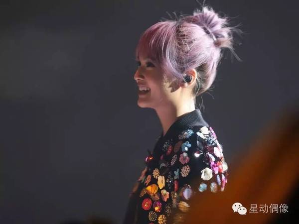 【好歌欣赏】蒙面唱将杨丞琳《她说》后,《今晚没有观众》新歌演唱会