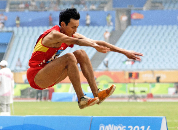 这需要应用到技术理论单以三级跳远技术动作的上肢技术动作而言,摆臂