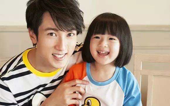 年轻人居然笑他油 可18年前电影里的他 才是女生的 初恋情人 资讯咖