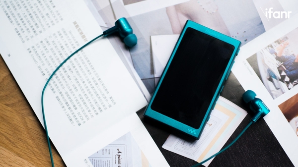 智能手机音乐当道，你会用一台非智能的触摸屏Walkman 来听音乐吗 