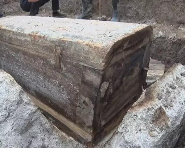 石首市高陵镇发现的古墓开棺!内附视频,速看
