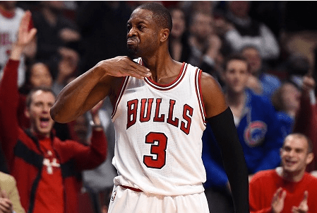 nba官方宣布,德维恩-韦德因在昨日比赛里做出的不合适的手势被罚款