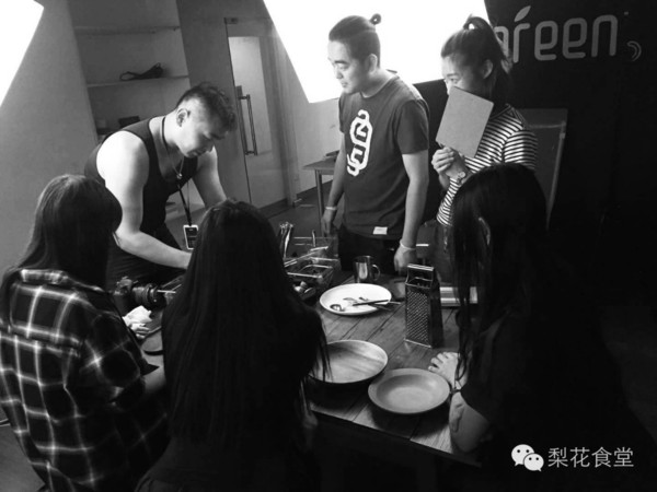 有个会做菜的女朋友 二当家依然选择出来卖 时尚频道 手机搜狐