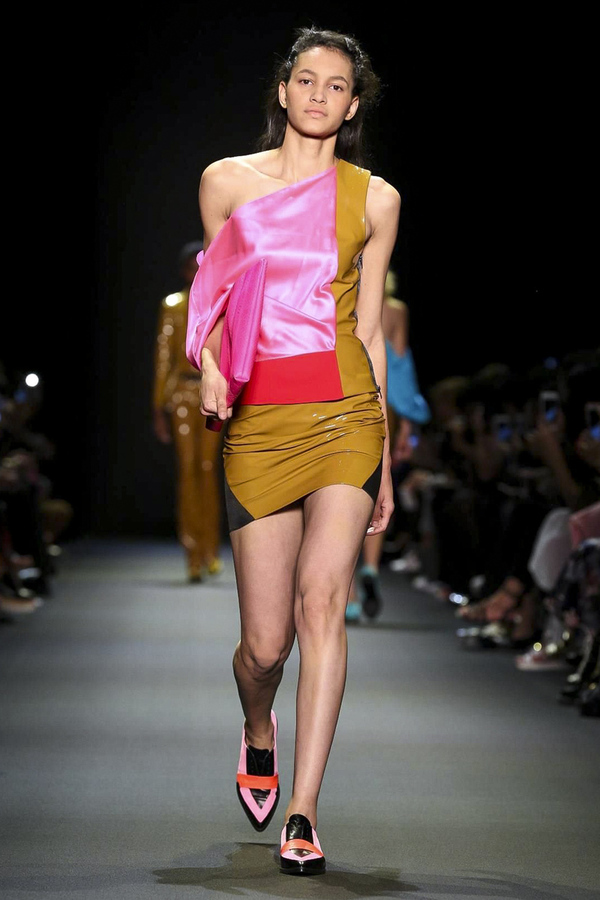 巴黎时装周赤裸裸剖析 原来这么多你都不知道