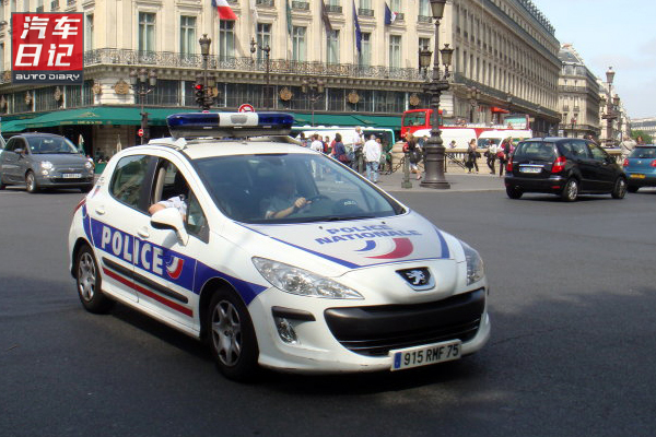 德国警车大众帕萨特.
