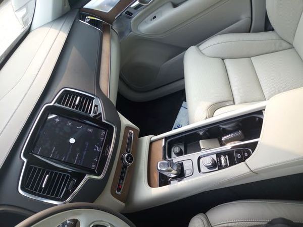 2016款沃爾沃xc90安全係數最高的suv越野車