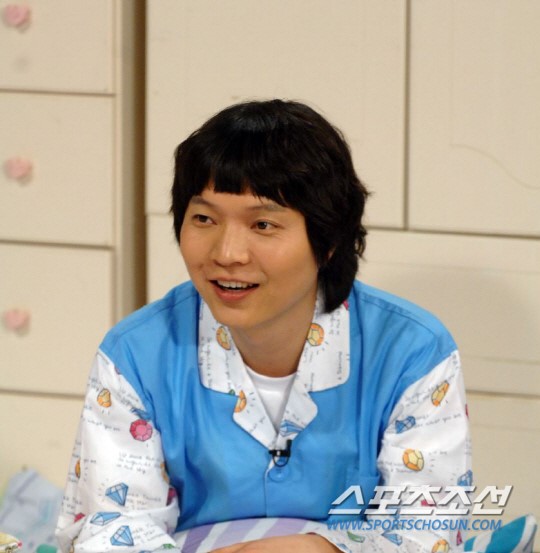 mbc综艺节目《黄金渔场—radiostar》迎来了第500期,而元老mc申正焕被