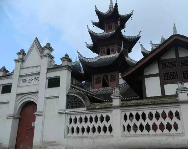 贵州第一美女竟然是她,99%的人都忍不住多看几眼!