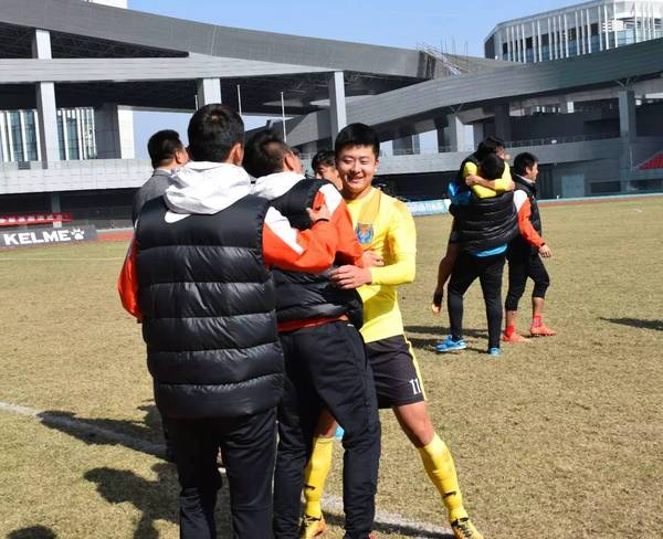 博阳| 2-1东道主进军中乙!2017大连又添新军