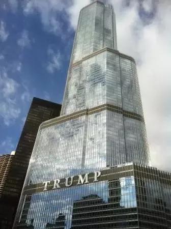 trump new york 酒店位于曼哈顿中城,毗邻被称为纽约后花园的中央公园