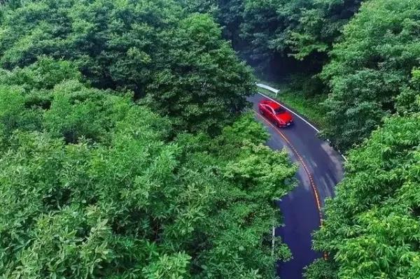 《头文字d》秋名山的五连发卡弯,真有五个弯吗?