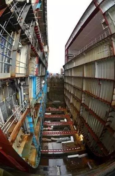 伊丽莎白女王号航母的水密舱壁