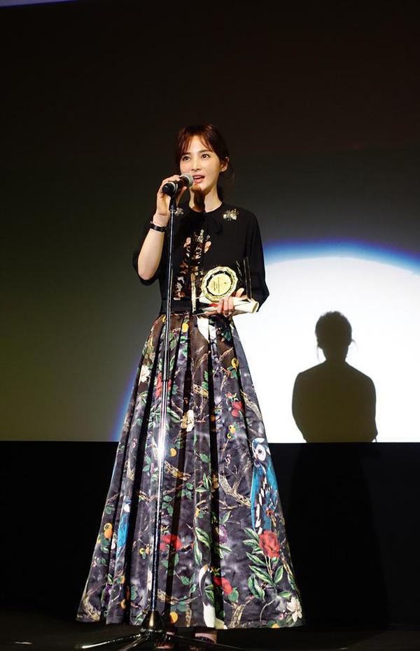 蒋勤勤凭 勺子 三夺影后颜值与实力并存 新闻频道 手机搜狐