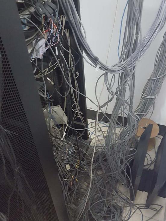 才说了运营商机房各种美美美,现在小编来打脸了