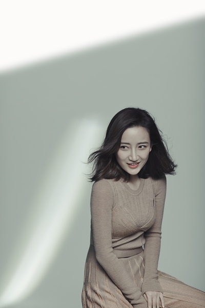 禹童冬日写真上线 笑容温暖慵懒迷人