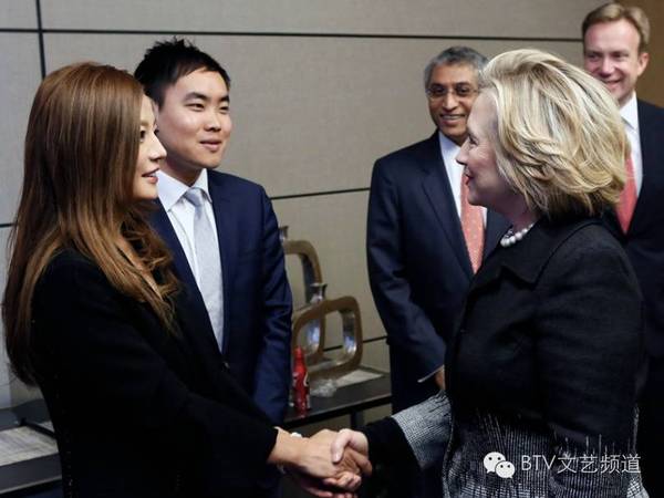 赵薇竟然资助希拉里竞选?俩人有什么交集?