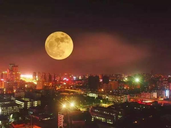 峰值流量持续时间长 方位:东南方向 流量:每小时25颗左右 三亚的月亮