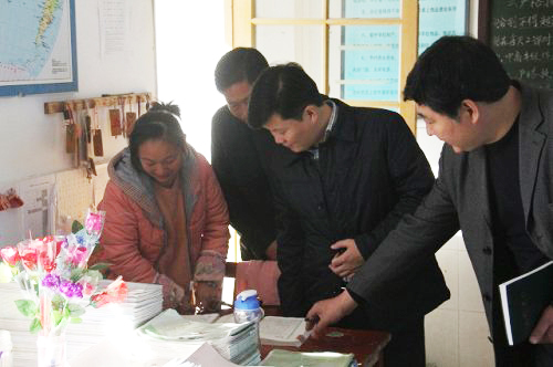 今日头条 | 局长陆建国到黑林中小学调研