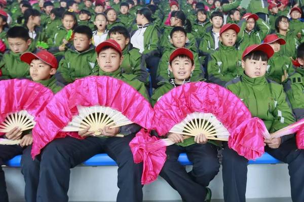 法库东湖三中举行第四届校园文化艺术节闭幕式暨表彰大会