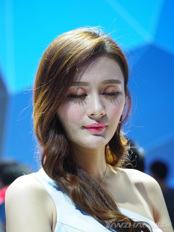 车展上美女做出这些表情还能成为你的女神吗?