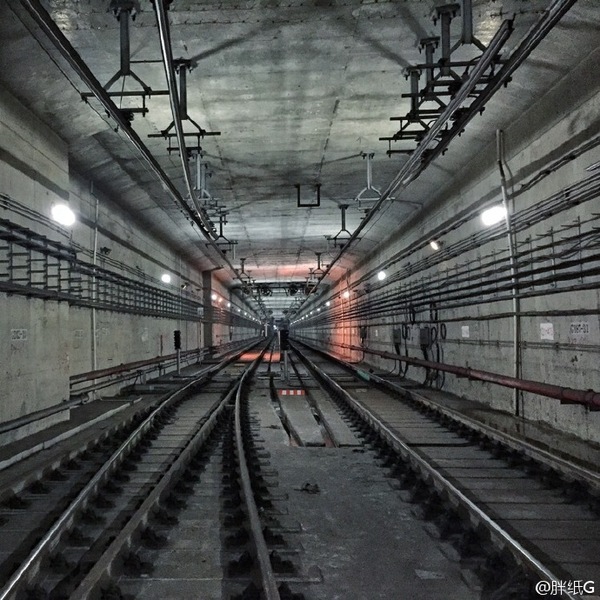 【地铁开放日】一个网红相机里的深夜地铁