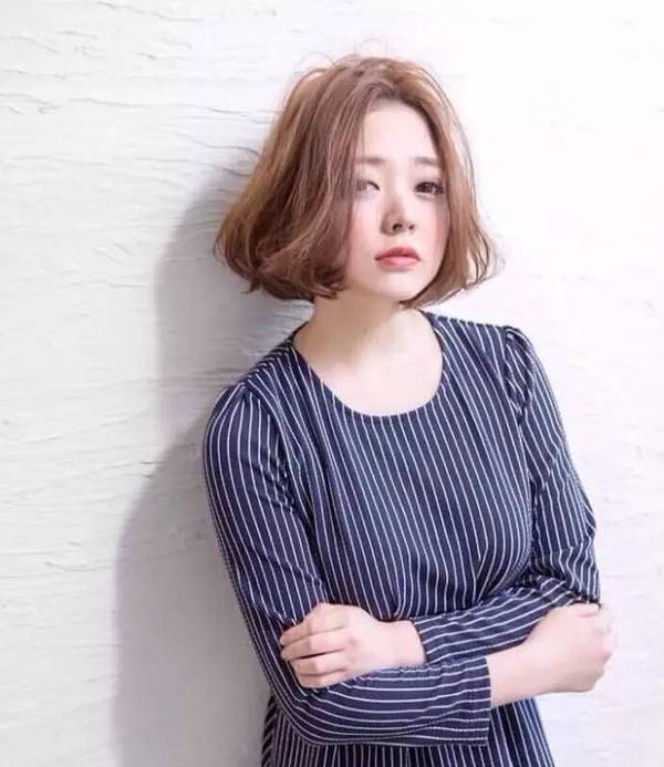 年前"发尾烫"依然最时髦