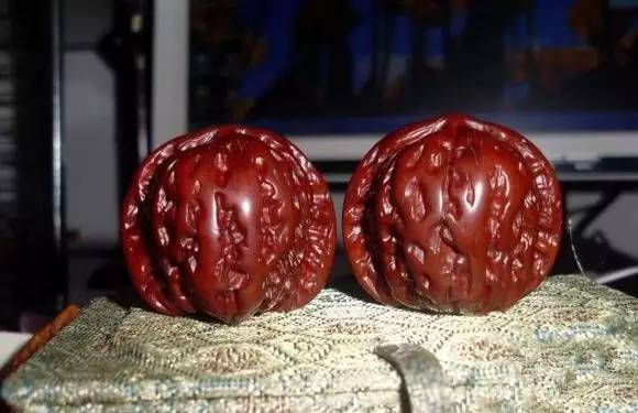 文玩真件 文玩核桃真假对比