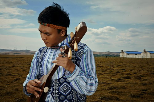 阿普萨萨《一生是朋友》mv首发 曝光民族风情