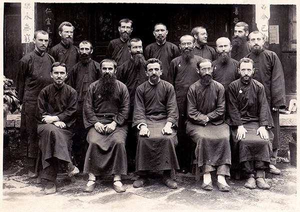 回顾历史,看难得一见的大理百年老照片