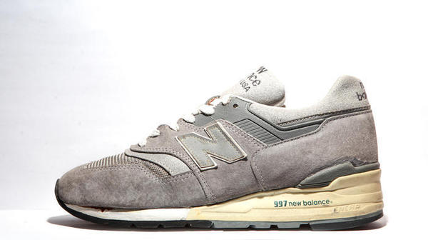 自从1982年newbalance推出第一双m990开始,99x系列就
