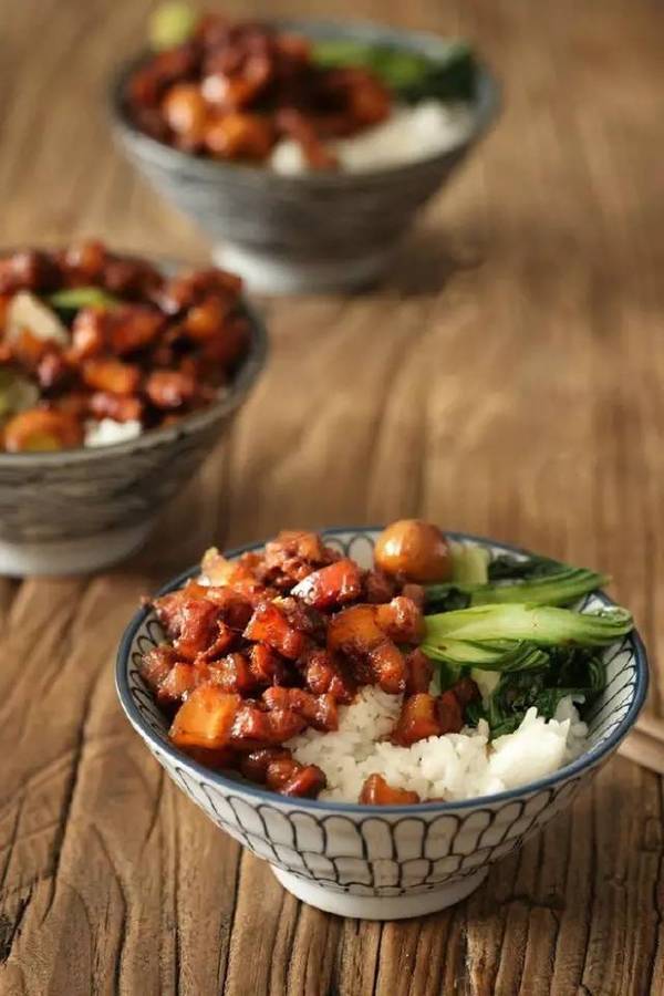 梦想不多,兜里有糖,肚里有墨,手里有活,卡里有钱,未来有你.