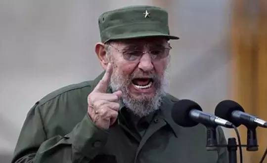 社会主义的古巴, 使国家独立,使经济升温, 又让所有不重要, 是他