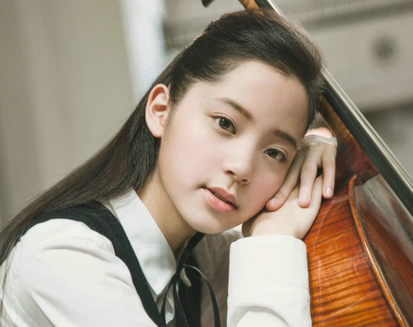 欧阳娜娜的曲谱_欧阳娜娜性感图片(2)