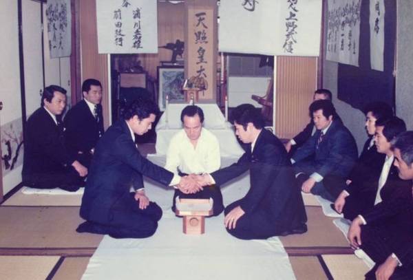 黑白不是对立面靠近四代目的原山口组系组长竹垣悟 历史频道 手机搜狐