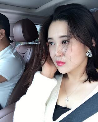 《乡村爱情》王长贵老婆曝光,身材有料神似关婷娜