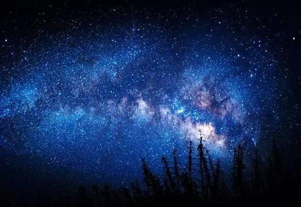 心灵  一件是我们心中崇高的道德准则  另一件是我们头顶上灿烂的星空