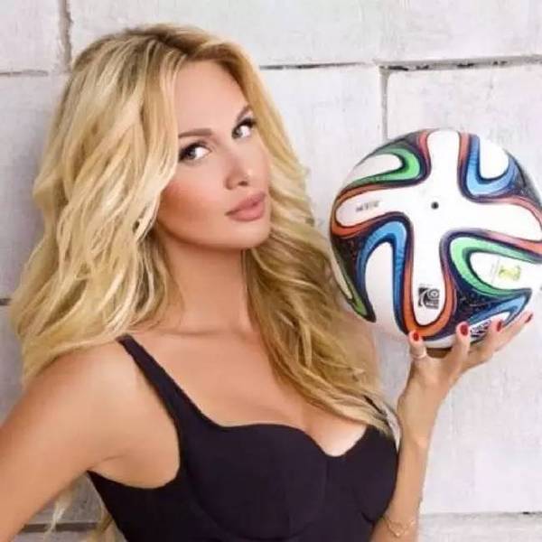 热爱足球,超模成为俄罗斯2018世界杯大使