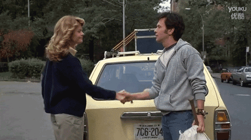 在餐厅当众上演激情戏码,却精准地诠释了爱情