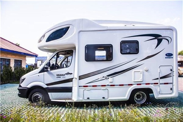 兼具品质生活 || 三款奔驰底盘c型百万房车推荐