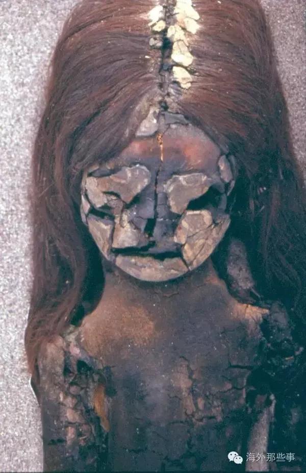 世界上最古老的木乃伊被融化成黑色粘液